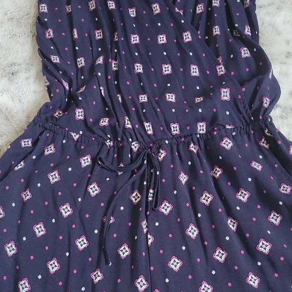 Patterned Romper - Picture 3 of 11